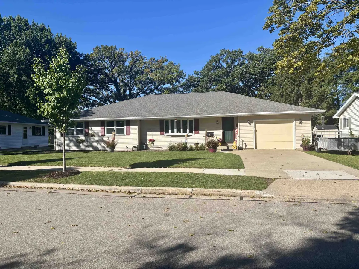 135 N MEADOW ST, Oshkosh, WI 54902