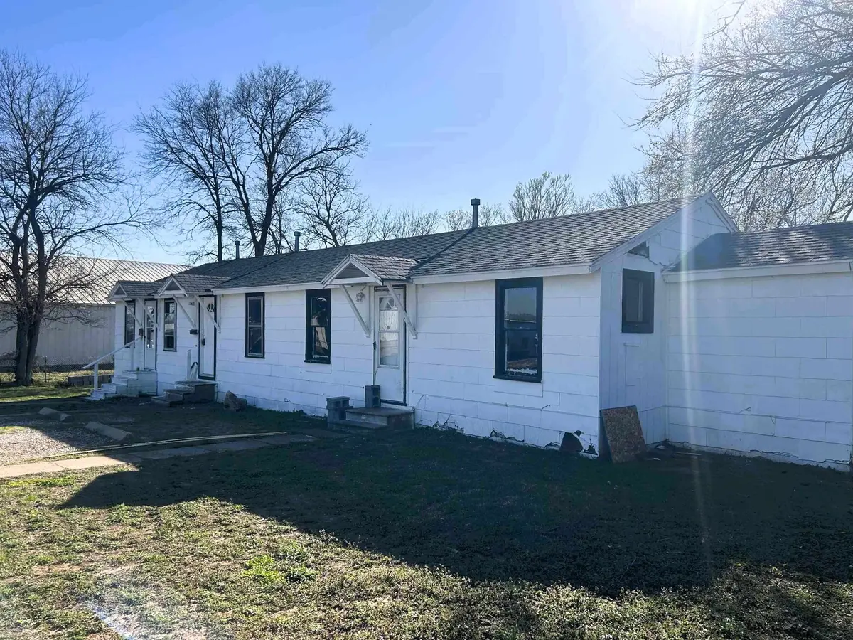 1220 S C St, Wellington, KS 67152