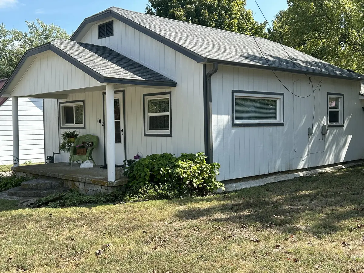 102 Broadway ST, Exeter, MO 65647