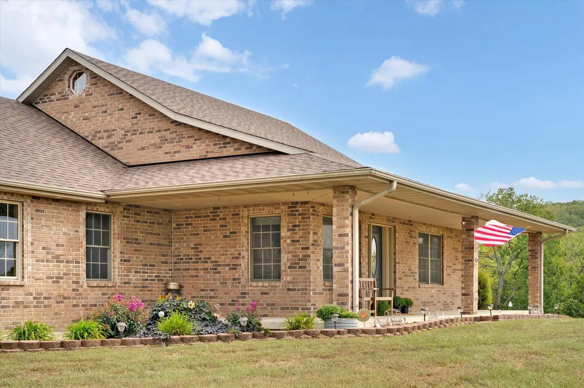 8070 SE 1100 RD, Collins, MO 64738