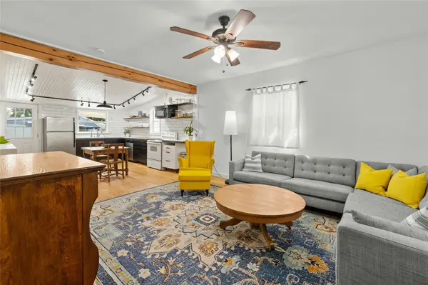 911 W 3rd ST #1-2, Taylor, TX 76574
