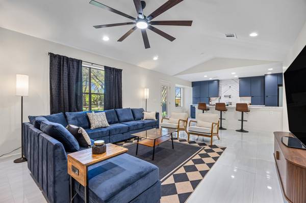 12903 VINYARD DR, Manchaca, TX 78652