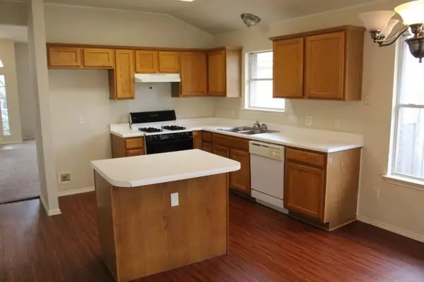 9401 Bradner DR, Austin, TX 78748