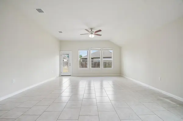 280 Rimrock CT, Bastrop, TX 78602