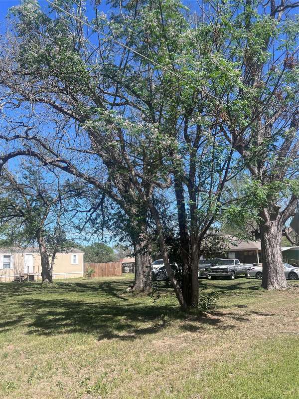 TBD SE 2nd ST, Smithville, TX 78957