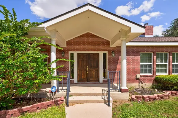 421 W Market ST, Lockhart, TX 78644