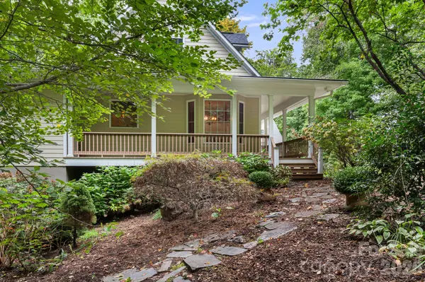 95 Ashworth DR, Fairview, NC 28730