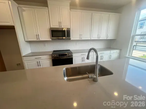 2133 Hawksworth LN, Charlotte, NC 28262
