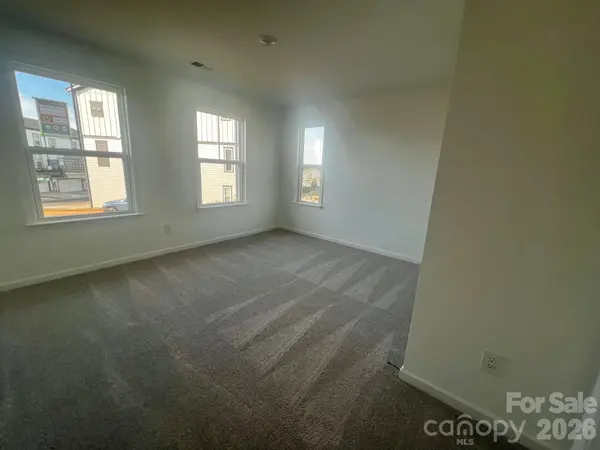 2137 Hawksworth LN, Charlotte, NC 28262