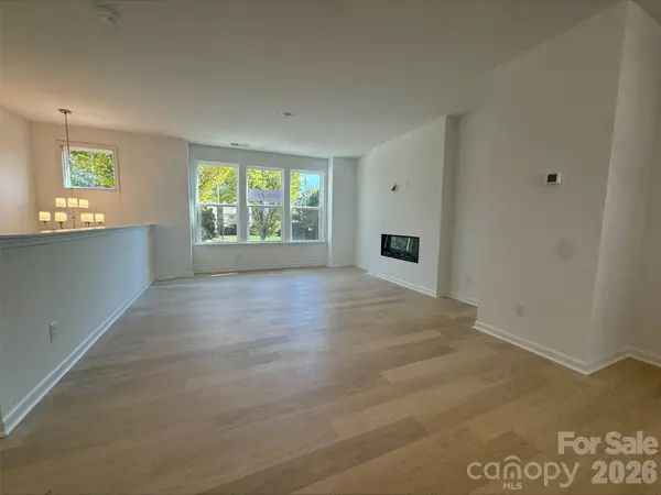 1908 Alexander Village Main DR, Charlotte, NC 28262