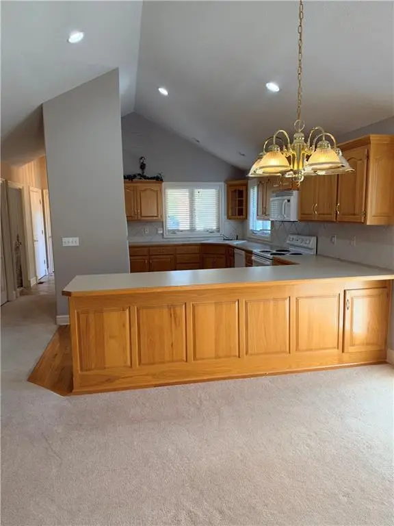 7910 N Locust ST, Kansas City, MO 64118