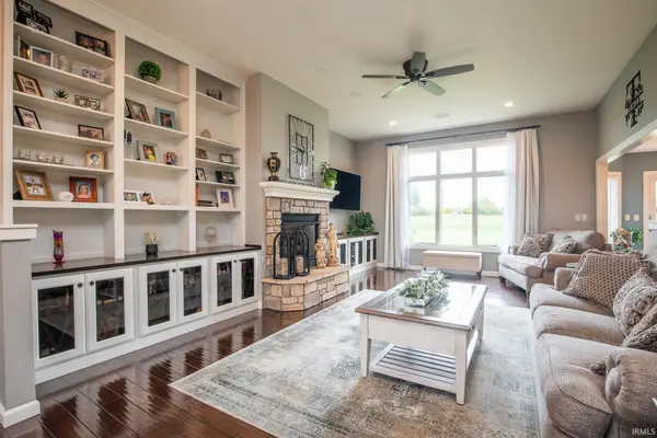 11912 Fairway Winds CT, Fort Wayne, IN 46814