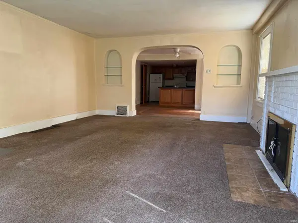 1030 Foster ST, South Bend, IN 46617-1236