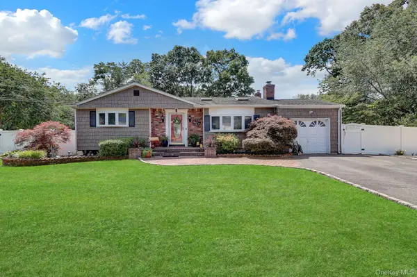 408 Oceanside ST, Islip Terrace, NY 11752