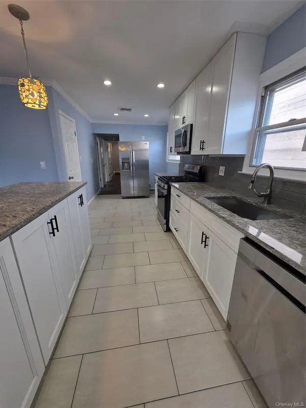 32-23 Plunkett AVE #1, Far Rockaway, NY 11691