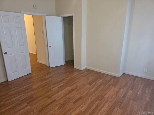 127 W Parmenter ST #1, Newburgh, NY 12550
