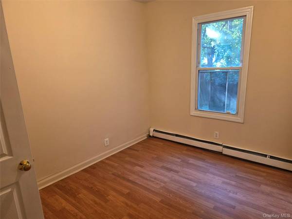 127 W Parmenter ST #1, Newburgh, NY 12550