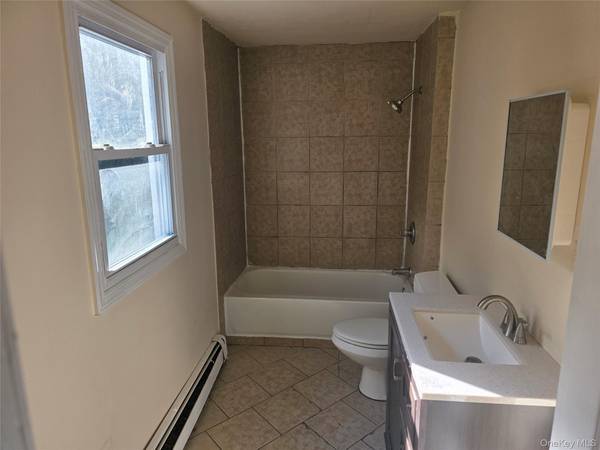 127 W Parmenter ST #1, Newburgh, NY 12550