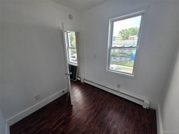 127 W Parmenter ST #2, Newburgh, NY 12550