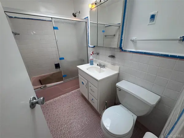 21-20 Broadway #2, Astoria, NY 11106