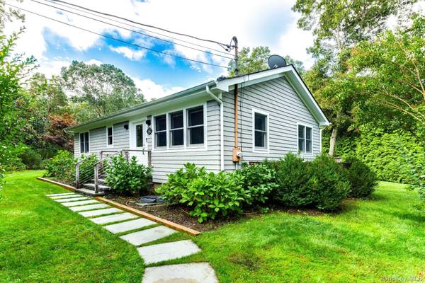 66 Crystal DR, East Hampton, NY 11937