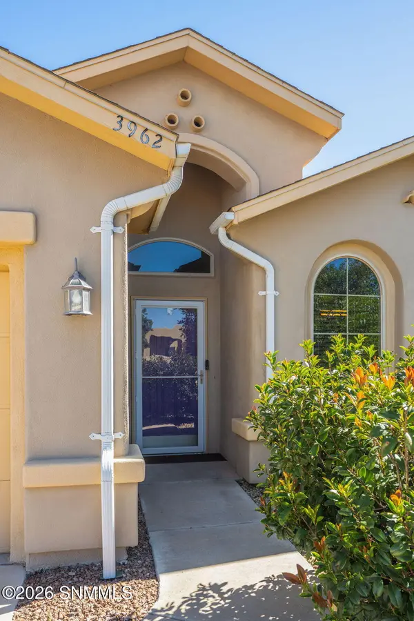 3962 Agua Caliente DR, Las Cruces, NM 88012