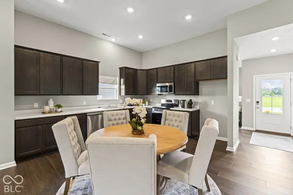 665 Lena LN, Trafalgar, IN 46181