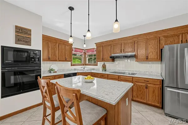 5026 Southridge Park DR, St Louis, MO 63129