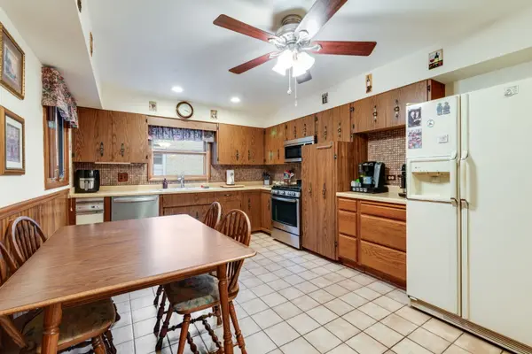 209 N Richmond AVE, Clarendon Hills, IL 60514