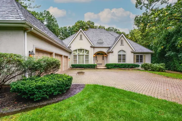 1 Briarwood LN, Lincolnshire, IL 60069