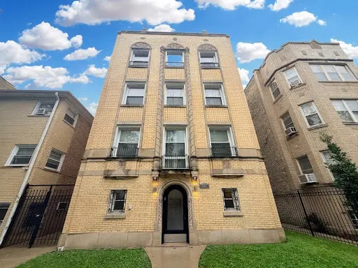 6235 N Francisco AVE, Chicago, IL 60659