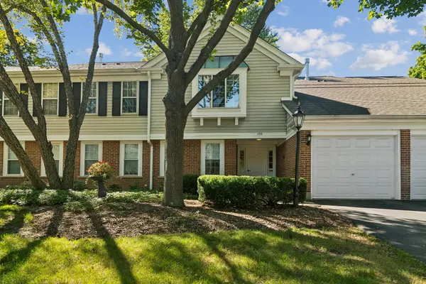 708 Newgate LN #B, Prospect Heights, IL 60070
