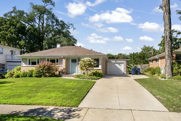 1960 Milton AVE, Northbrook, IL 60062