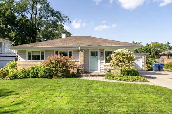 1960 Milton AVE, Northbrook, IL 60062