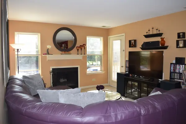 211 GLENGARRY DR #205, Bloomingdale, IL 60108