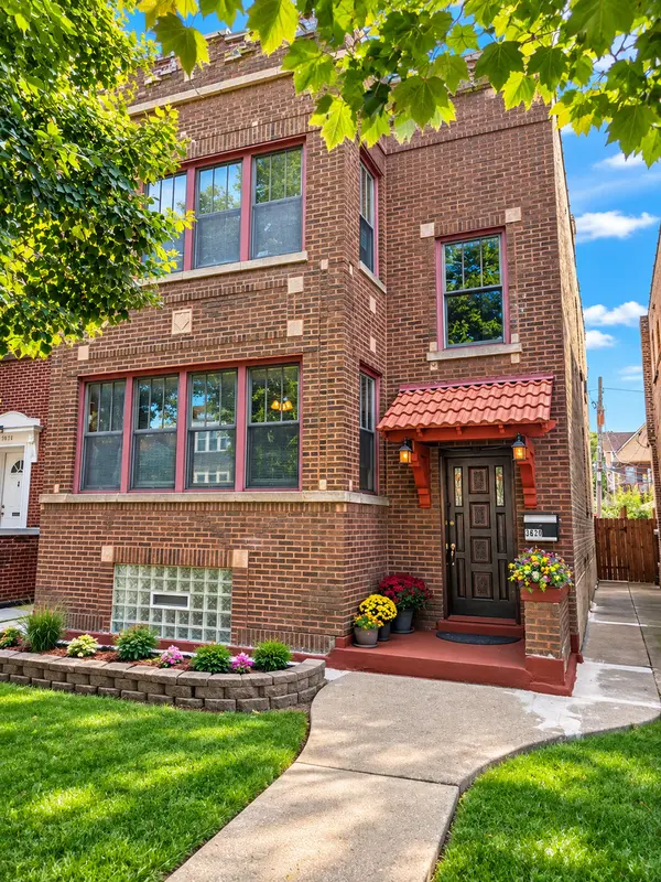 3620 N WHIPPLE ST, Chicago, IL 60618