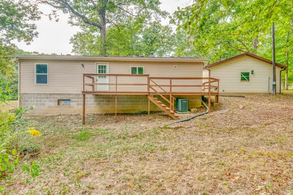 12348 N Ring LN, Woodlawn, IL 62898