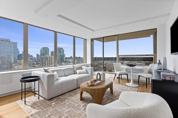 1355 N Sandburg TER #2801D, Chicago, IL 60610