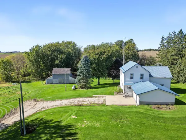 319 Four Corners RD, Waukon, IA 52172