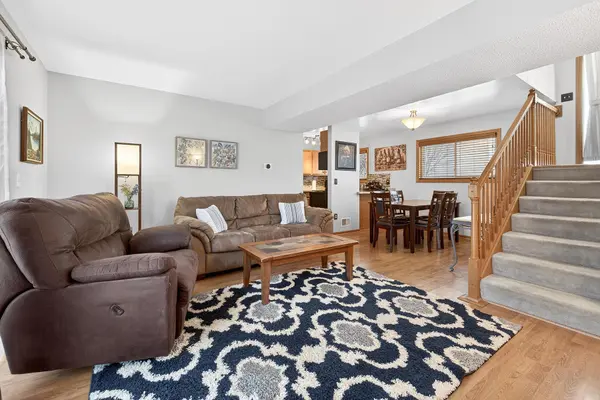 3271 Dodd LN, Eagan, MN 55121