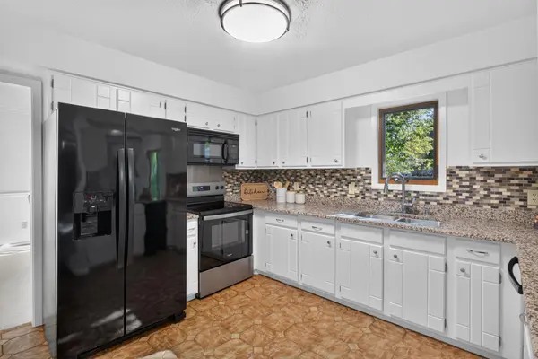 9829 105th AVE N, Maple Grove, MN 55369