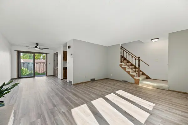 1402 E Gateway CIR S #H, Fargo, ND 58103