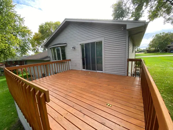 1760 48th AVE NE, Willmar, MN 56201
