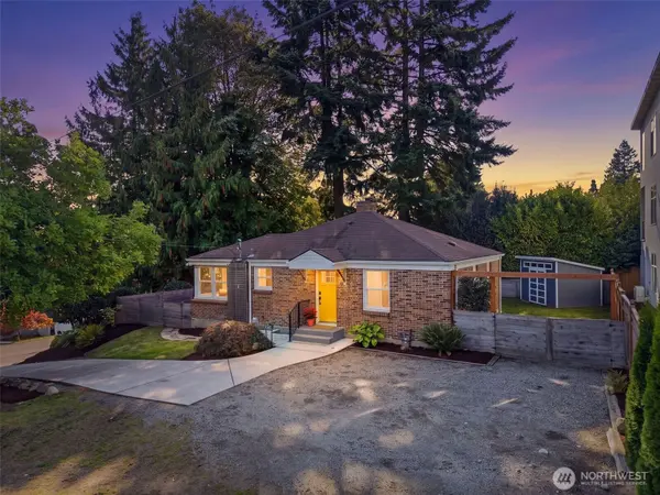 10735 Densmore AVE N, Seattle, WA 98133