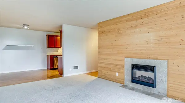 750 N 143rd ST #302, Seattle, WA 98133