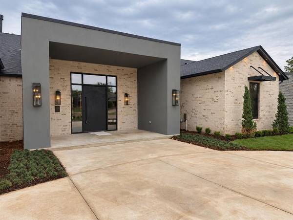 1601 Randel RD, Nichols Hills, OK 73116