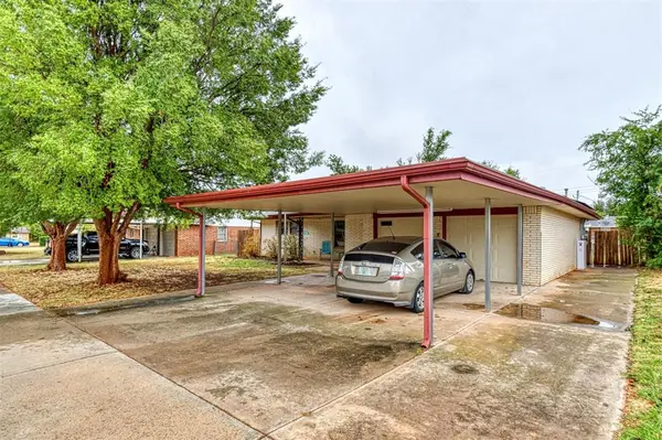208 NE 18th ST, Moore, OK 73160