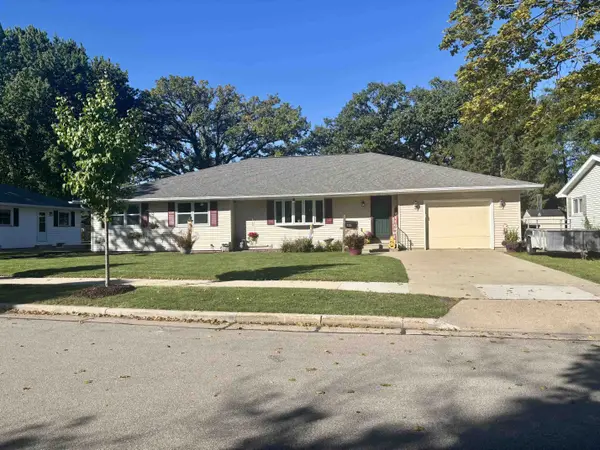 135 N MEADOW ST, Oshkosh, WI 54902
