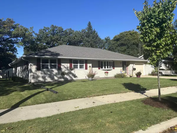 135 N MEADOW ST, Oshkosh, WI 54902