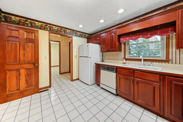1235 Golf Course Rd, Newport, TN 37821